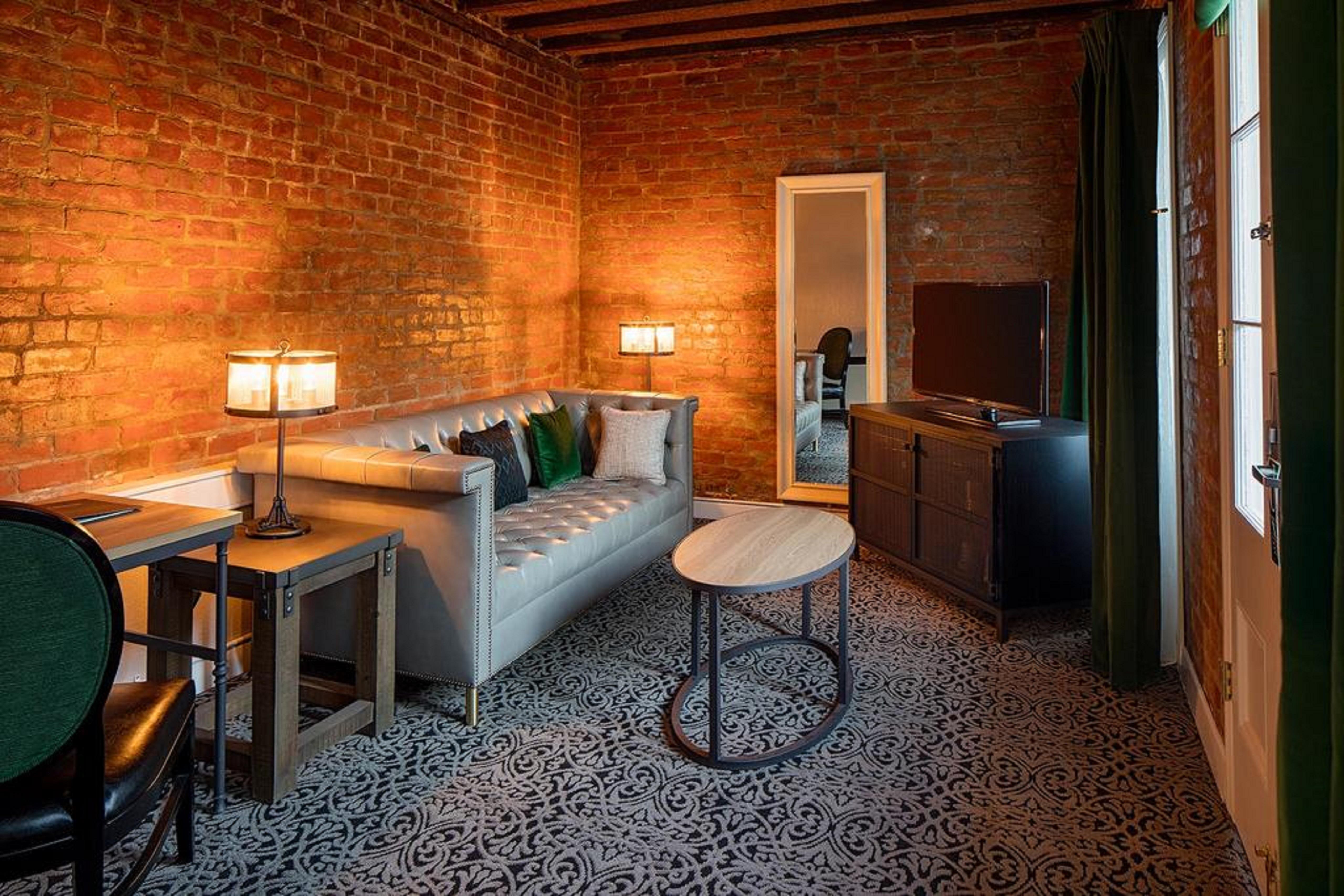 Holiday Inn Hotel French Quarter-Chateau Lemoyne By Ihg New Orleans Exterior photo