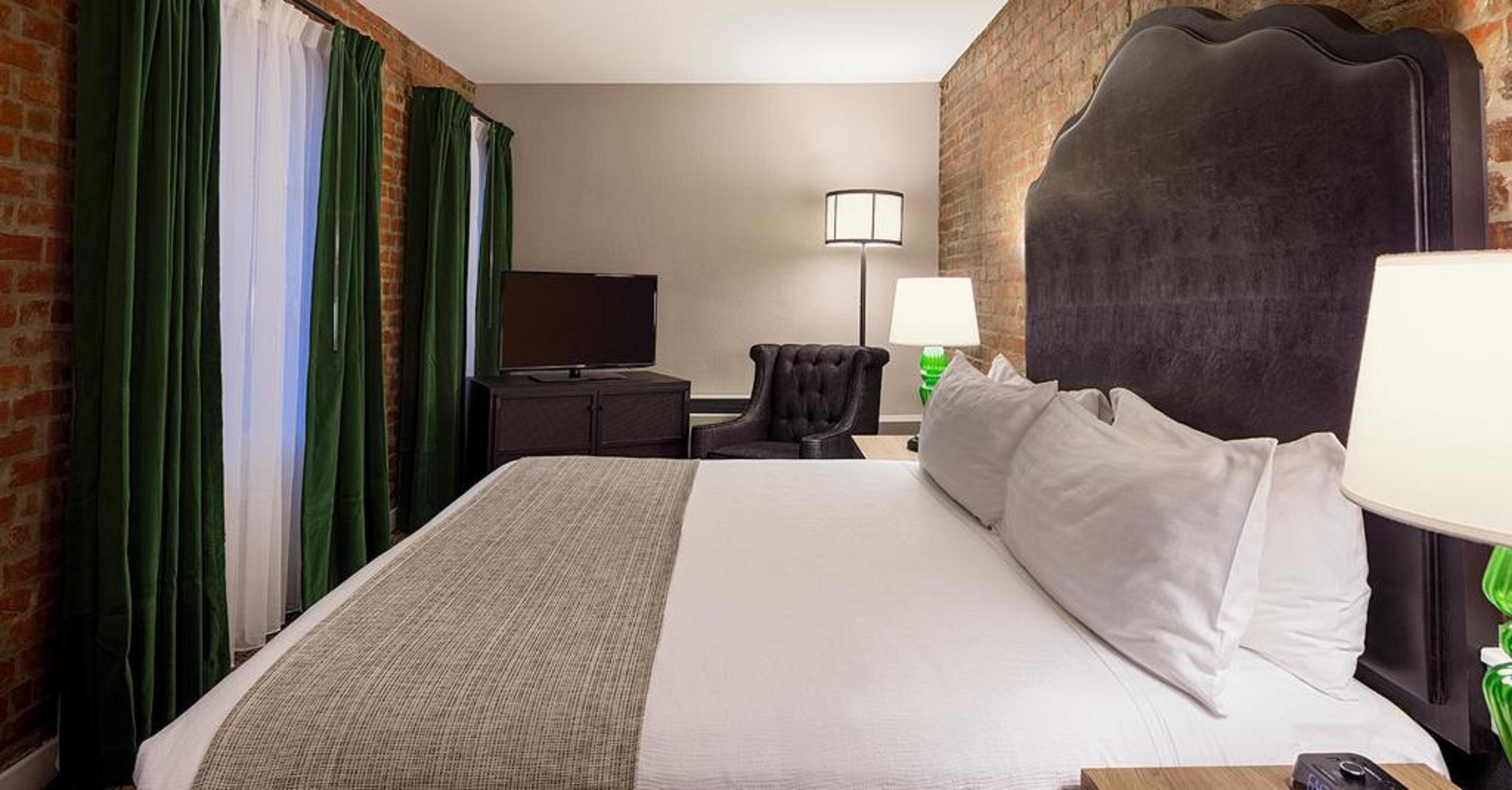 Holiday Inn Hotel French Quarter-Chateau Lemoyne By Ihg New Orleans Exterior photo