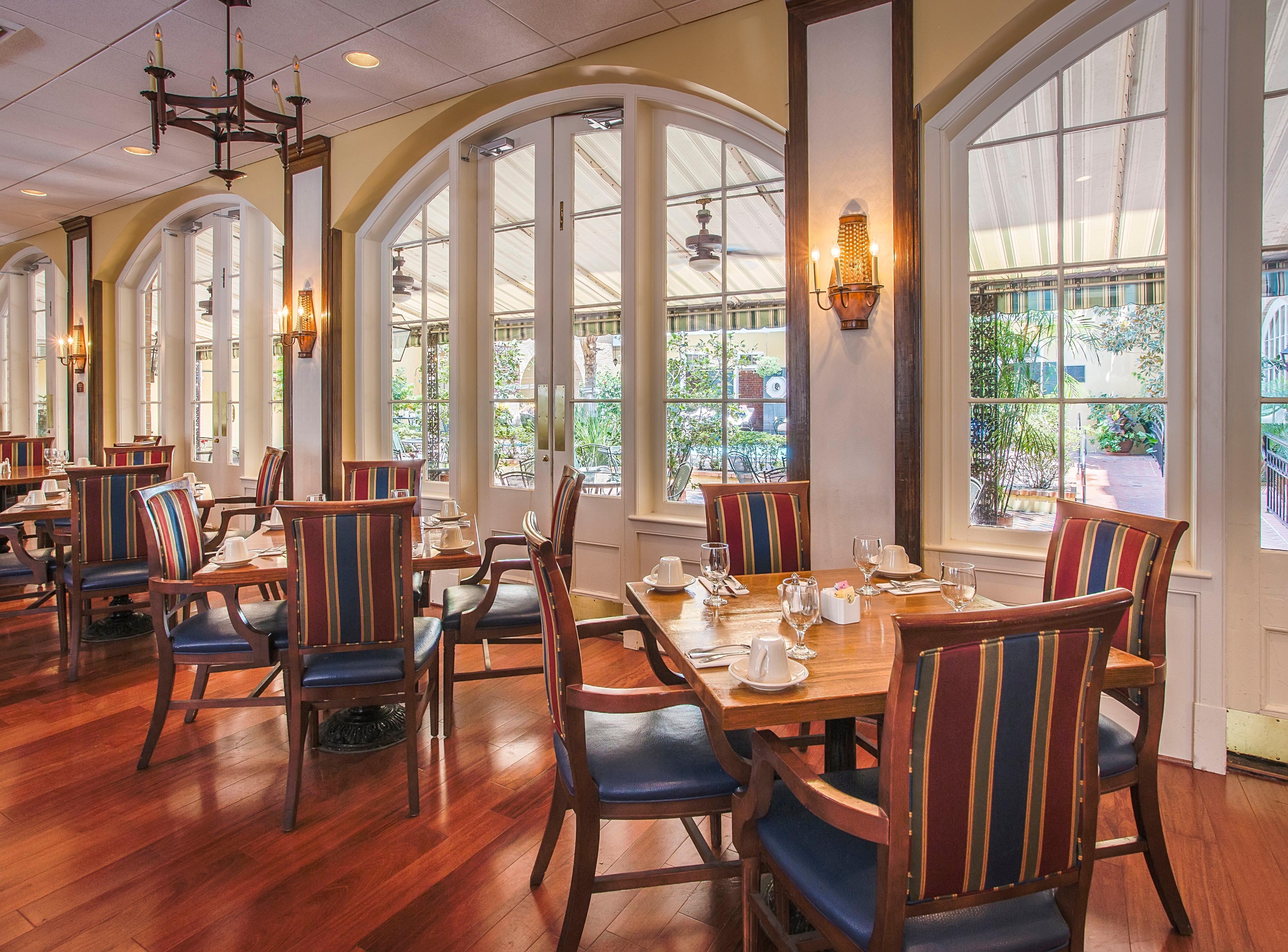 Holiday Inn Hotel French Quarter-Chateau Lemoyne By Ihg New Orleans Exterior photo