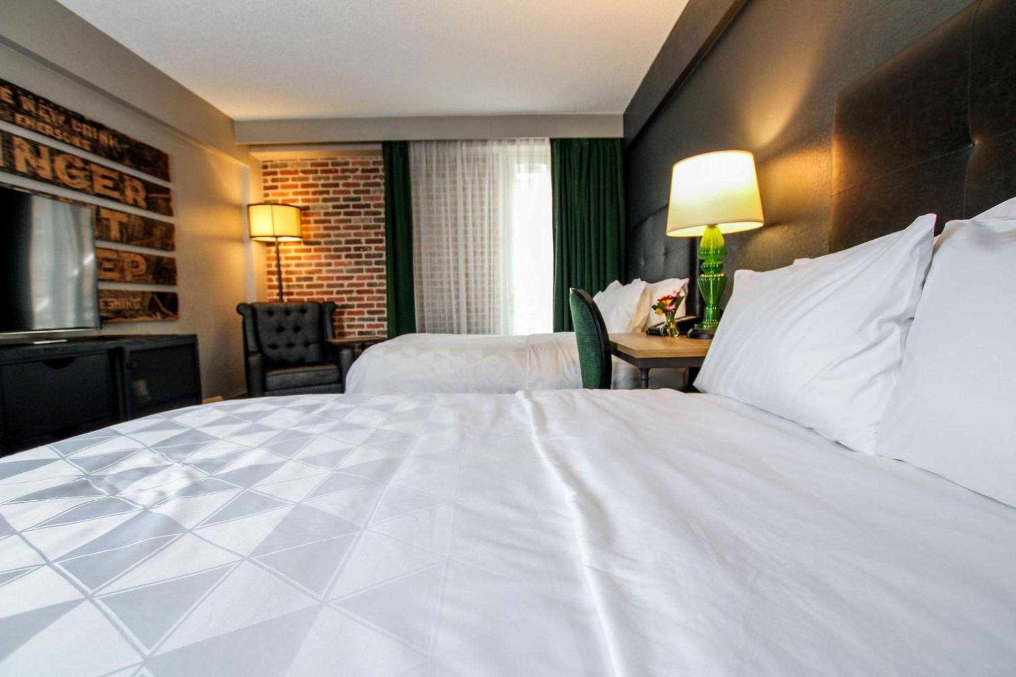 Holiday Inn Hotel French Quarter-Chateau Lemoyne By Ihg New Orleans Exterior photo