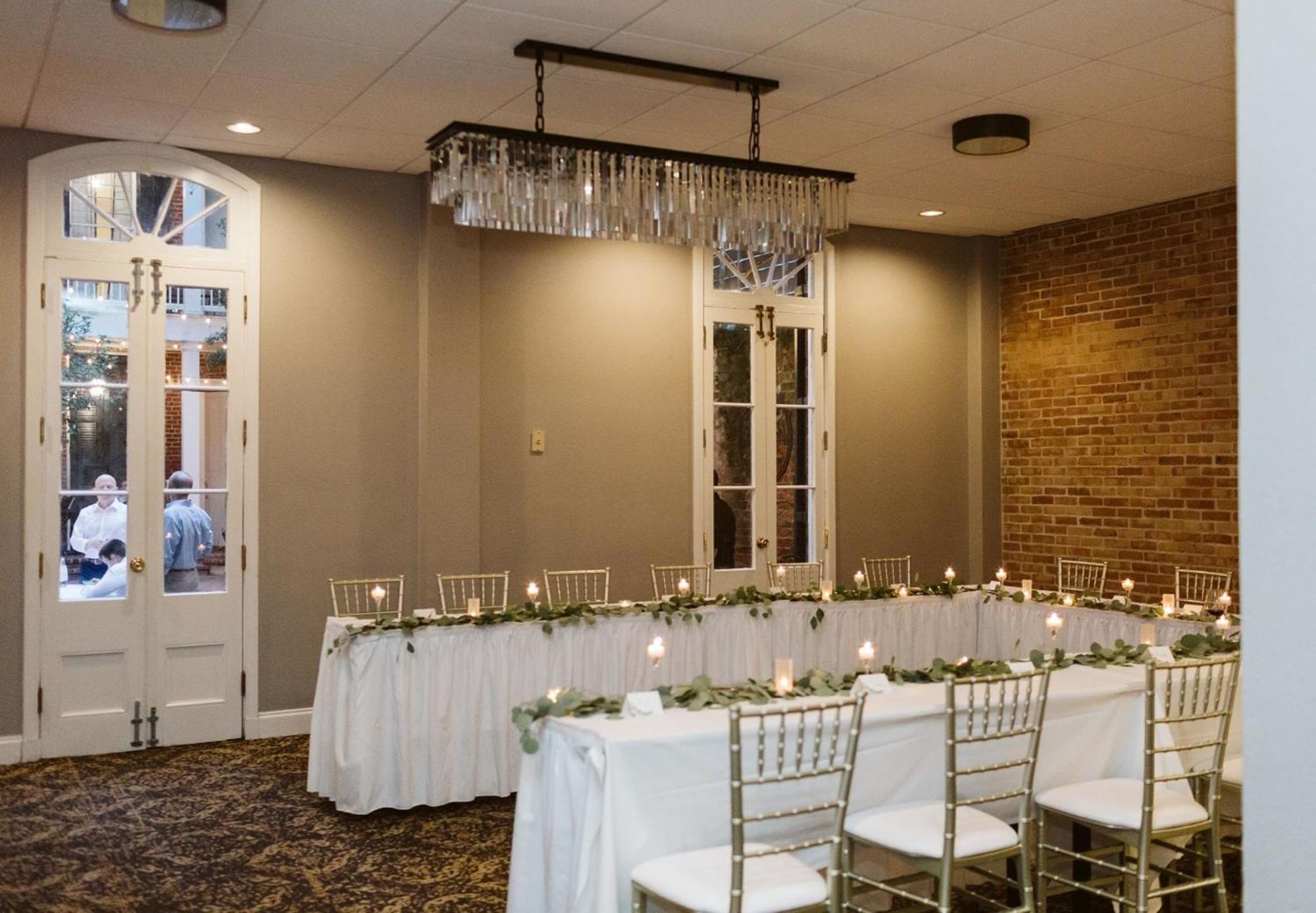 Holiday Inn Hotel French Quarter-Chateau Lemoyne By Ihg New Orleans Exterior photo