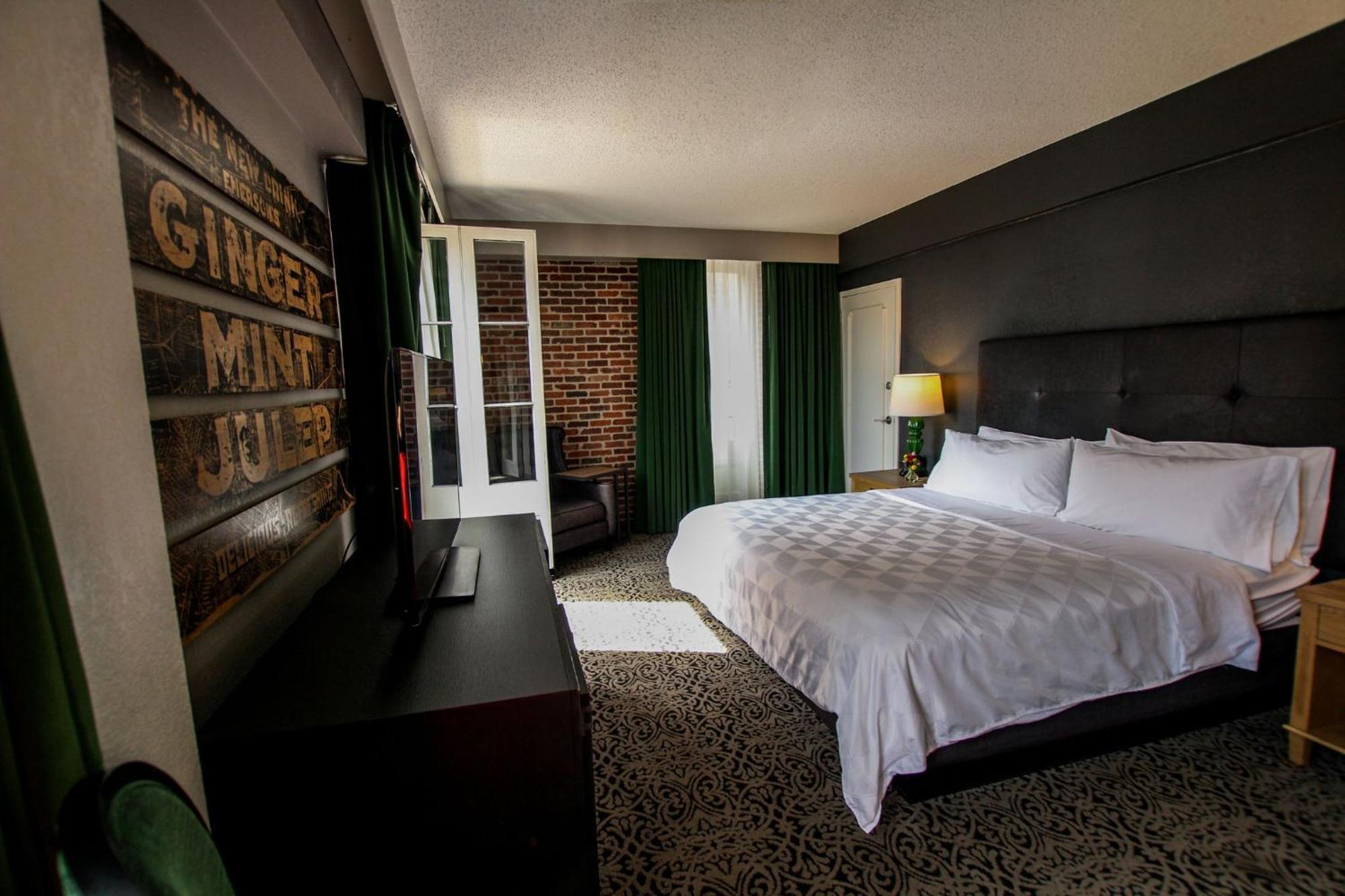 Holiday Inn Hotel French Quarter-Chateau Lemoyne By Ihg New Orleans Exterior photo