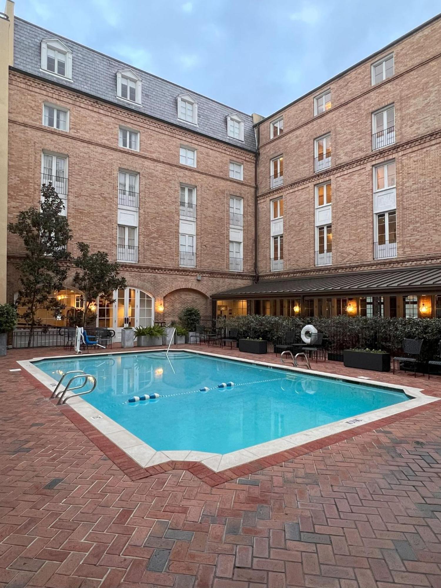 Holiday Inn Hotel French Quarter-Chateau Lemoyne By Ihg New Orleans Exterior photo