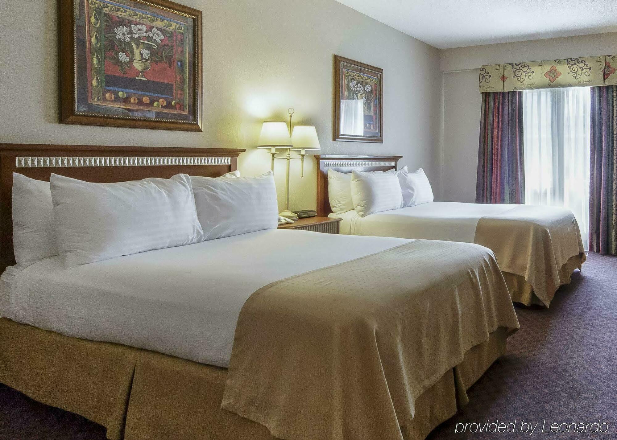 Holiday Inn Hotel French Quarter-Chateau Lemoyne By Ihg New Orleans Exterior photo